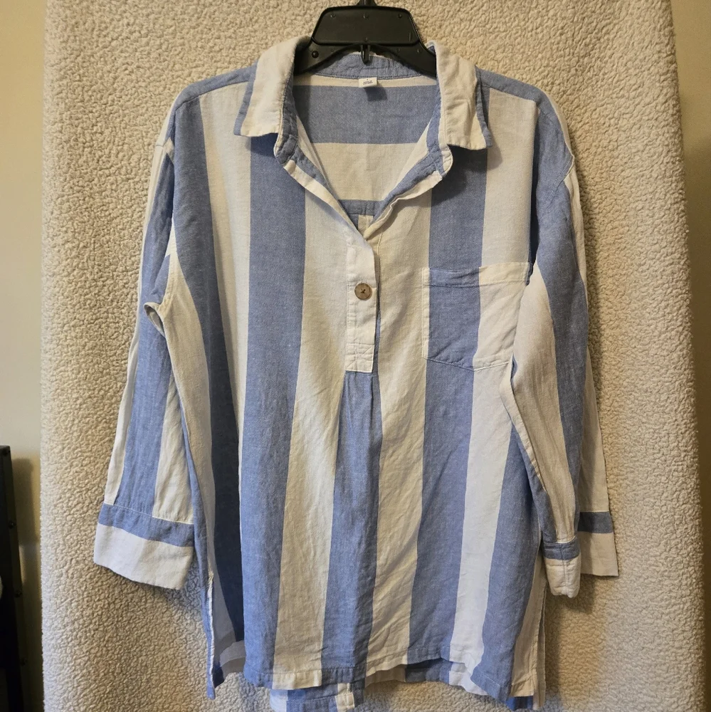 Womens Old Navy Light Blue And White Striped Chambray Shirt - Picture 2 of 4
